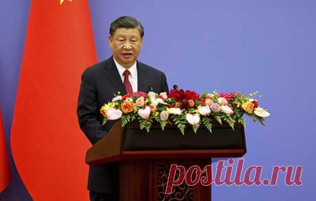 Си Цзиньпин описал позицию КНР по Украине фразой &quot;способствовать миру и переговорам&quot;. Председатель КНР призвал все стороны конфликта сохранять спокойствие и здравомыслие, совместно создавать условия для мирных переговоров