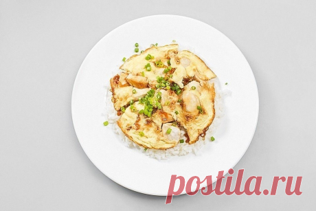 Как приготовить оякодон (японский омлет с рисом и курицей) - рецепт, ингредиенты и фотографии