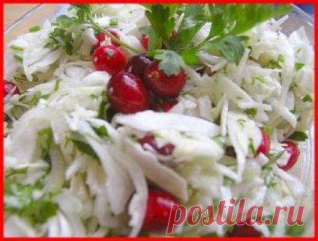 Капустный салат с клюквой