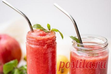 Названы лучшие напитки для повышения потенции. Мужчинам посоветовали пить много воды, чтобы повысить потенцию. По словам уролога Эми Перлман, обезвоживание может быть причиной вялой эрекции. Кроме того, к напиткам, улучшающим эрекцию, причислили арбузный сок, смузи из фруктов с большим содержанием витаминов А и Е и кофе.