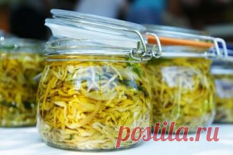 Маринованные баклажаны по-сицилийски (сырые) 

Ингредиенты:

20 кг. баклажанов (18 в чистом виде)
8 литров уксуса (либо белый винный либо медовый: 5%-6%)
крупная соль
лимонный сок
чеснок
чили-перцы
любые травки (базилик, кинза, петрушка и проч. …