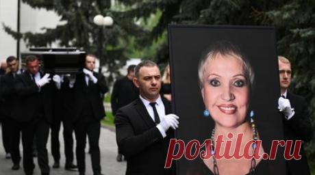 В Москве простились с актрисой Галиной Ненашевой. В Москве прошла церемония прощания с заслуженной артисткой России Галиной Ненашевой. Читать далее