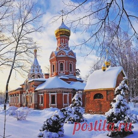 Знаменский храм. Внутри совершенно особенная атмосфера.

Фото @_dochka_polkovnika