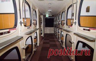 «Какие позы будут доступны?»: в России собрались заменить плацкарт на капсулы (3 фото) Глава компании РЖД заявил, что планирует пересмотреть устройство плацкартных вагонов. Предположительно в ближайшие два года РЖД собираются создать места капсульного типа. Такие места можно будет 