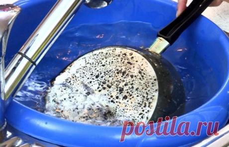 Как почистить грязную сковороду до блеска «советским» способом — Лайфхаки