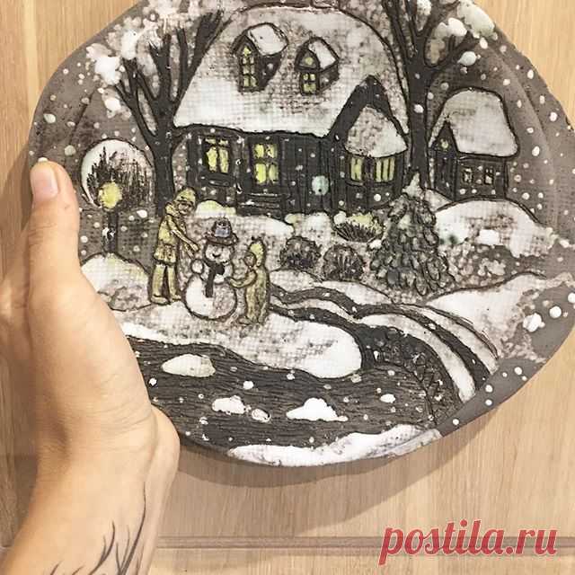 Опять монохром, я, конечно, тоже против зимы, но не могу не признать, как это бывает красиво. #керамикасдушой #керамика #керамикаручнойработы #керамикамосква #мастерскаякерамики #шамот #handmade #ceramics #ceramicart #ceramic #potter #pottery #ceramicglaze #wintertime #homedecor #homedesign #ceramic_club  #зимазима