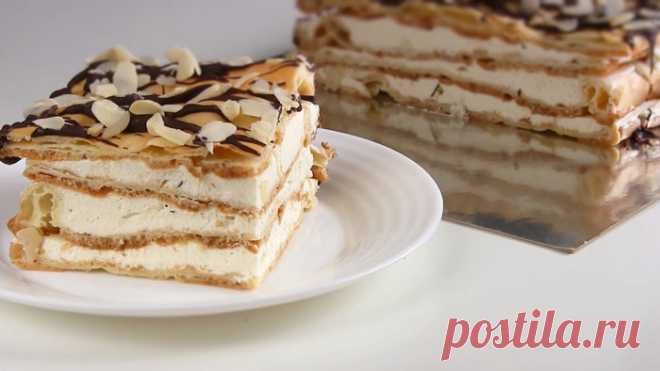 Торт «Эклер». Рецепт стильной выпечки! Заварной торт со сметано-заварным творожным кремом понравится всем, особенно тем, кто любит эклеры. А подача достойна особого праздничного случая.

Ингредиенты:

Тесто:

 	мука -150 г
 	яйца -5 шт (235-240г)
 	молоко -125 мл
 	вода -125 мл
 	масло сливочное или маргарин -100 г
 	сахар -1