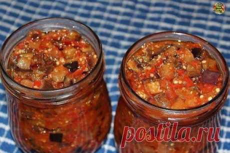 Хочу вам предложить заготовить на зиму остренькие, очень вкусные, с невероятным ароматом баклажаны по-грузински.

Готовятся совершенно просто, а результат - отличный. Советую! Из данного количества продуктов получится 2 пол-литровые баночки баклажанов.

Для приготовления баклажанов по-грузински на зиму понадобится: баклажаны - 1 кг; сладкий болгарский перец - 400 г; масло растительное - 100 г; чеснок - 1 головка; перец горький - 1 шт.; соль - по вкусу; сахар - 1 ст. л.; ук...