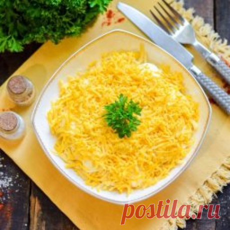 ​Салат "Царский" Ингредиенты:
Куриное филе &mdash; 150 гСыр &mdash; 80 г&nbsp;Куриные яйца &mdash; 2 шт.&nbsp;Ананас консервированный &mdash; 60 г&nbsp;Майонез &mdash; 2 ст. л.Соль &mdash; по вкусу&nbsp;Перец &mdash; по вкусуПриготовление:&nbsp;1. Куриное филе переложите в кастрюлю, залейте водой, варите...