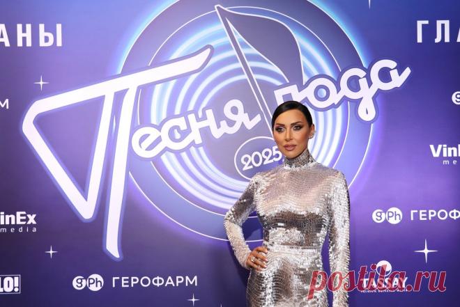 Алсу в голубом корсете затмила Лорак и Чеботину на «Песне года»: фото | Леди Mail | Дзен