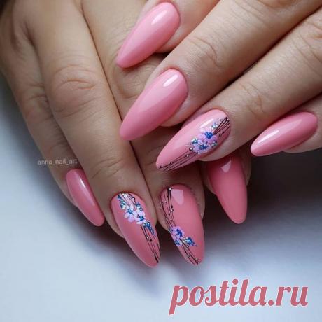 Розовый маникюр на овальные ногти