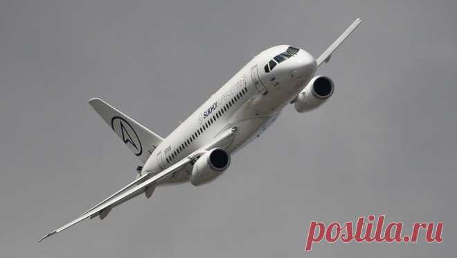 Самолет Sukhoi Superjet-100 из Нижневартовска совершил аварийную посадку в Минводах. Самолет Sukhoi Superjet-100 из Нижневартовска, запросивший экстренную посадку Sukhoi Superjet-100 из-за технических неполадок, штатно приземлился в Минводах. Об этом сообщили в Южной транспортной прокуратуре, передает RT. "За пол ...