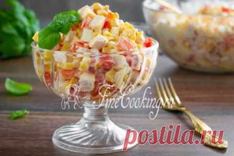 Салат с копченой курицей и помидорами Пошаговый рецепт простого, легкого и вкусного салата из доступных продуктов, который можно подать хоть на семейный обед, хоть на праздничный стол.