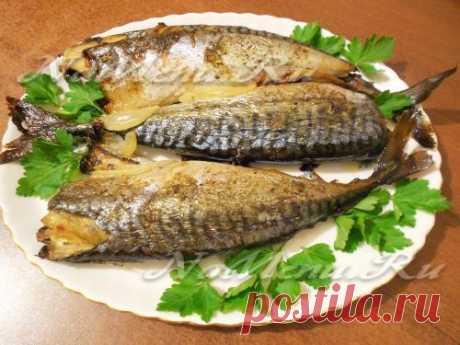 Запечённая скумбрия в фольге в духовке с луком, рецепт с фото