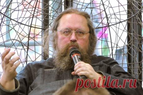 Признанный иноагентом Кураев заявил, что не откажется от гражданства РФ. По словам религиозного деятеля, он не получал зарубежных грантов и не участвует в политической деятельности.