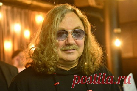 Игоря Николаева перевели в стационар после операции на сердце. Певца Игоря Николаева перевели в стационар после операции на сердце. Сообщается, что состояние 63-летнего исполнителя расценивается как среднее, угроз для жизни нет. По мнению врачей, послеоперационный период и реабилитация пройдут без осложнений: через неделю-полторы музыкант отправится домой.