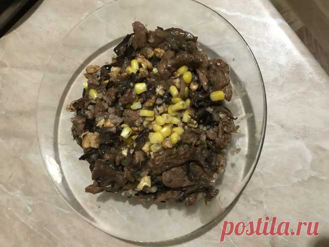 Говядина с черносливом, гречкой и грецкими орехами рецепт