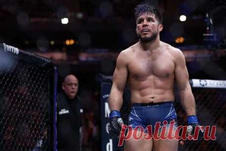 Экс-чемпион UFC призвал уйти в отставку судью боя Шевченко и Грассо. Бывший чемпион UFC Сехудо призвал уйти в отставку судью боя между киргизской девушкой-бойцом Валентиной Шевченко и мексиканкой Алексой Грассо. «Выиграла ли Алекса пятый раунд? Сто процентов. Был ли это раунд 10-8? Абсолютно точно нет. Майк Белл, меня от тебя просто тошнит. Ты должен уйти из судейства», — заявил он.