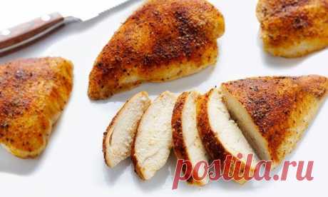 5 советов, как сделать сочной запеченную куриную грудку / Домоседы