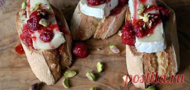 Тосты с сыром бри и малиной | Вся Соль - кулинарный блог Ольги Баклановой