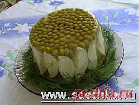 Заливное с курицей, яйцами и горошком | рецепты на Saechka.Ru