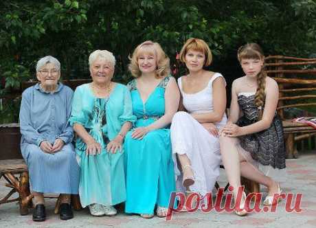 В НАШЕ ВРЕМЯ ЭТО ТАКАЯ РЕДКОСТЬ)))
Светлана Андриянова
Дочь, мама, бабушка, прабабушка, прапрабабушка! Изумительное фото!!!
