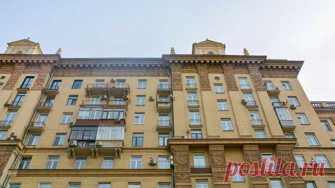 В Москве капитально отремонтируют дома с кессонами. В этом году в Москве капитально отремонтируют 13 домов с кессонами, сообщается на сайте mos.ru. Работы запланированы на Кутузовском проспекте, Волоколамском шоссе и улице Александра Солженицына. Специалисты капитально отремонтируют дом ...