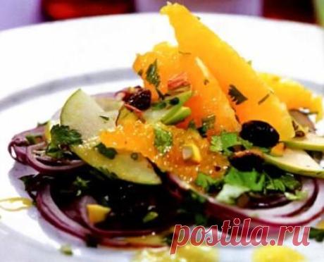 Готовим вкусный рецепт салата с апельсином.салат с апельсином рецепт с фото.салат долька апельсина с фото
Готовим Салат с апельсинами
Вам понадобится : 5 апельсинов, 1 красная луковица, 1 зеленое яблоко, по 1 ст. ложка изюма и фисташек, по 2-3 веточки мяты и кинзы, 4 ст. ложки оливкового масла, 2 ч. ложки лимонного сока, 1 веточка сельдерея, соль и свежемолотый черный перец по вкусу