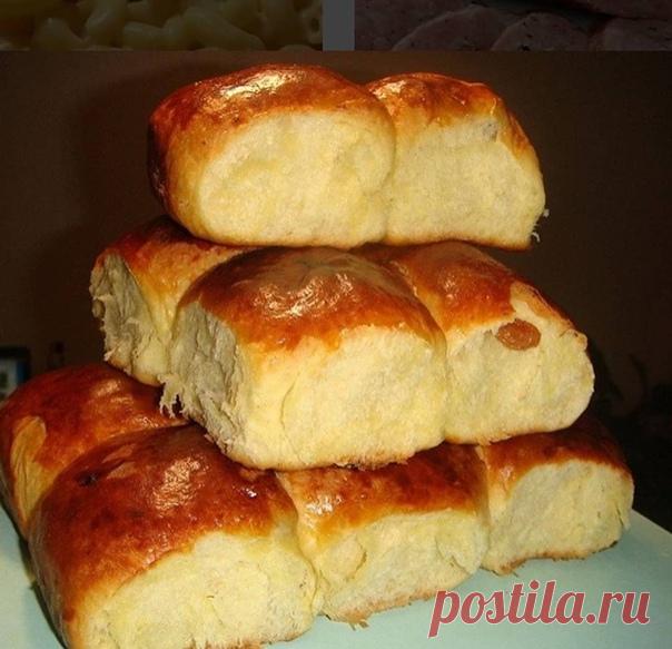 Ванильные булочки
⠀
Эти булочки ооочень похожи на те советские булочки за 9 копеек. Они такие же воздушные, мягчайшие, ароматные.... Пока это самые лучшие, которые я пекла, на сегодняшний день.
⠀
Понадобится: ⠀
На 16 булочек:
1 пачка (8 г) сухих дрожжей
600 г муки (возможно больше, так как качество муки отличается)
250 мл молока
4 яичных желтка
100 г сливочного масла
2 пакетика ванилина
100 г сахара
щепотка соли
⠀
Для обмазки:
1 желток
2 ст.л. свежих сливок
Приготовление: ...