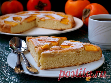Шарлотка с хурмой.