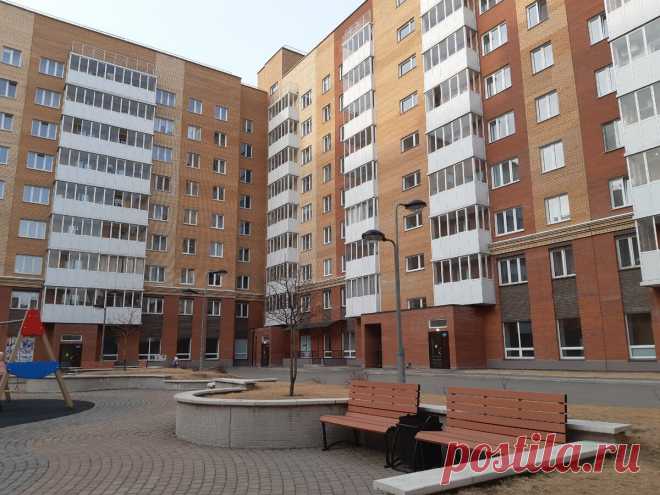 Как можно лишиться квартиры из-за перепланировки
По закону квартиру, собственник которой не соглашается вернуть перепланировку на место, могут выставить на торги. Но нужно понимать, что не за каждую перепланировку так сурово наказывают. Так наказывают за переустройство, которое мешает соседям.