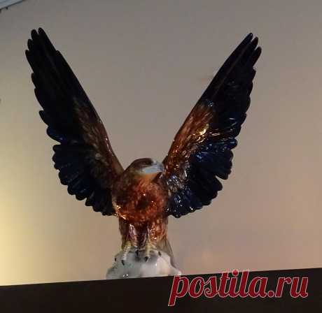 орел
статуэтки