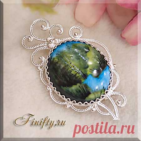 Брошь. Ручная работа.
Ростовская финифть (горячая художественная эмаль).
Двойное серебрение.
Описание и цены по ссылке https://finifty.ru/catalog/broshi/brosh-vetka-2
Скидка на украшения с финифтью 10% 
при покупке финифти на сумму от 5000 руб.

#нашафинифть #брошь #эмаль #финифть
