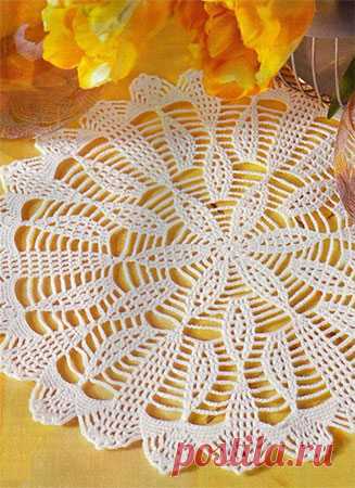 Ажурная салфетка крючком. Схема. / knittingideas.ru