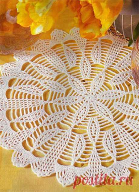 Ажурная салфетка крючком. Схема. / knittingideas.ru