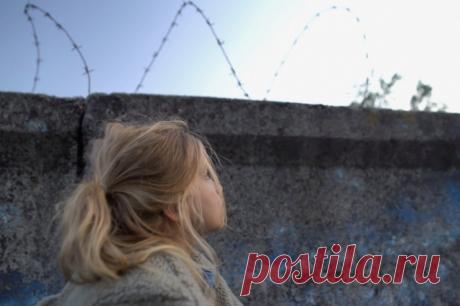 «Им нужны рабы». Беженка из Украины рассказала, почему не рвётся на родину. Украинка заявила, что власти ее государства хотят сделать из граждан крепостных.