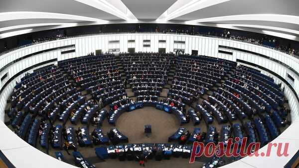 Европарламент проголосовал за лишение иммунитета фигурантки "Катаргейта"