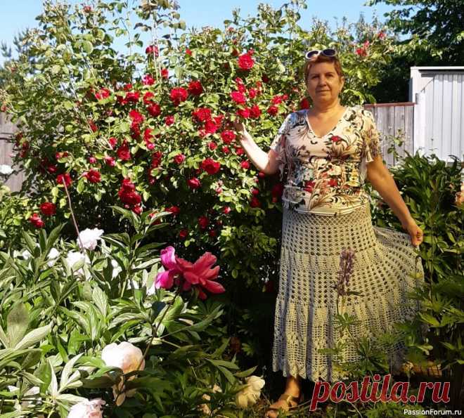 Летняя юбка | Вязание крючком. Ваши работы Здравствуйте, девочки красавицы-рукодельницы! С большим удовольствием связала себе летнюю юбку. Пряжа Пехорка летняя simple  Серый меланж 90 гр. 500 м.  На юбку ушло 4,5 мотка, это где-то 405 гр.  Пряжа уютная, к телу приятная. Подклад вискоза. Вязала по разным...