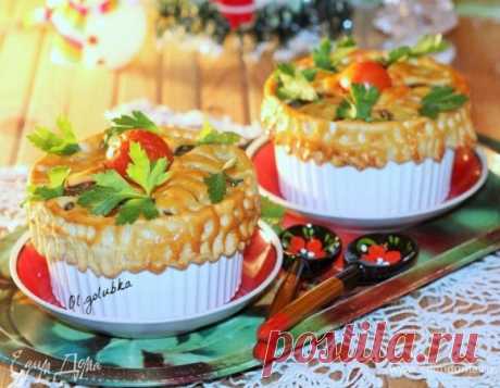 Тушеное мясо в горшочке. Ингредиенты: мясо, растительное масло, лук репчатый