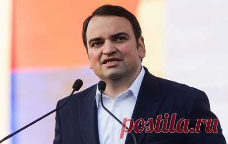 Племянник Карапетяна дал интервью Такеру Карлсону. Нарек Карапетян сообщал, что находится в Нью-Йорке