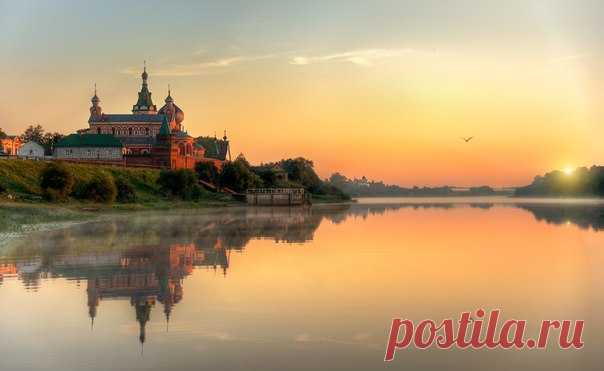 Село Старая Ладога, Россия. Автор фото — Эдуард Гордеев: nat-geo.ru/photo/user/116944/