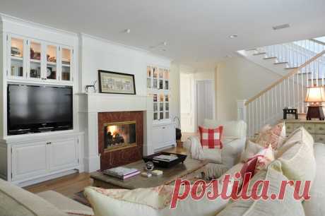 Книжные шкафы в гостиной — Роскошь и уют