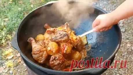 Показываю как вкусно приготовить целую курицу в казане на костре(делюсь проверенным рецептом) - смотреть онлайн в поиске Яндекса по Видео