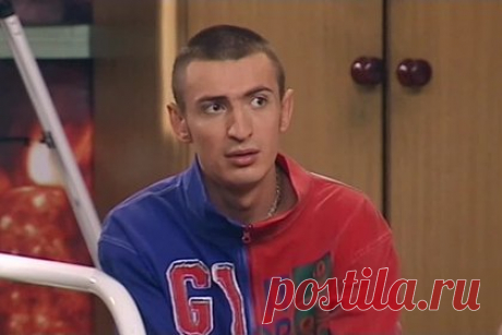 Звезда «Универа» Алексей Гаврилов рассказал о разводе со второй женой. Российский актер и продюсер Алексей Гаврилов рассказал о разводе со второй супругой Мари Кирти. Звезда сериалов «Универ» и «СашаТаня» заявил, что со временем супруги осознали большое количество различий между друг другом. После обсуждений возлюбленные пришли к выводу, что в их ситуации сохранять семью не было смысла.