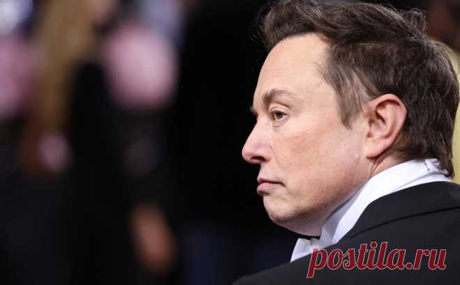 Bloomberg назвал Илона Маска первым человеком, потерявшим $200 млрд. По данным агентства, Маск стал первым в мире человеком, потерявшим $200 млрд. Bloomberg связывает это с резким падением стоимости акций автопроизводителя Tesla - за последнюю неделю капитализация компании упала на $85 млрд