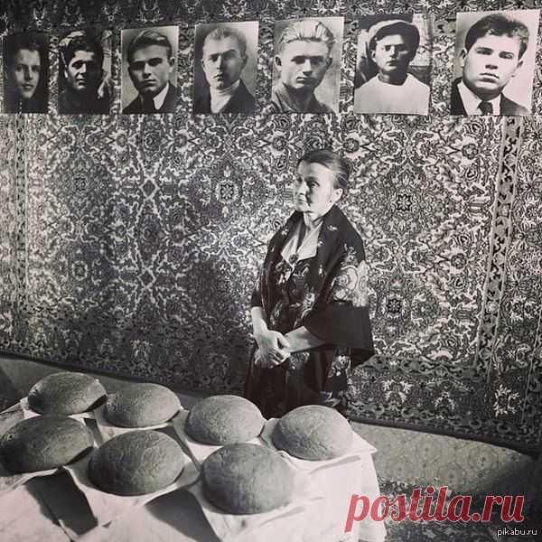 Жительница Беларуси, потерявшая в годы войны 7 братьев, каждое 22 июня выпекает каждому погибшему брату по караваю / Историческая справка