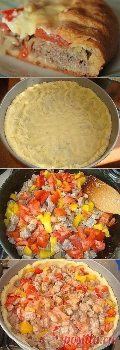 Открытый пирог из картофельного теста.