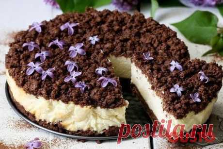 #гюсто #рецепты #торт

Торфяной пирог- королевская ватрушка с шоколадным вкусом. 
Самый любимый в нашей семье.

Ингредиенты:

Тесто:
-250 г муки
-150 г сливочного масла
-3 ст. л. какао
-100 г сахара
-1 яйцо
-0,5 ч. л. разрыхлителя

Начинка:
-500 г творога (жирность на ваше усмотрение)
-3 яйца
-120 г сахара
-50 г сливочного масла
-2 ст. л. муки
-1 ч. л. ванилина

Приготовление:

Все что нужно для теста руками растираем в крошку.
Начинку смешиваем и взбиваем блендером.
Форму...