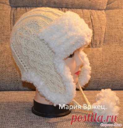 Шапка ушанка
От автора: 
Материалы из которых вязала я :
спицы № 6 и спица для кос
Схему я переделала чтобы было понятнее здесь лицевые и изнаночные ряды 
я вяжу на стандартный взрослый размер женский
набираю на спицы 24 петли узора +2 кром=26п
и вяжу 10 рапортов получается примерно 40см
Отмечаем центральные 14 петель и по лицевой стороне набираем на спицы 14 петель 12 узора+2 кром
Вяжем 1 ряд: 1 кром, 3 лиц, 2 из, 2 лиц, 2 из, 3 лиц, 1 кром = 14 п
дальше по схеме. Я вяжу 4 рапорта, в пер