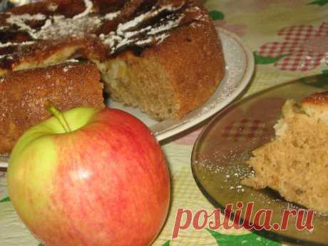 Манник с яблоками в мультиварке